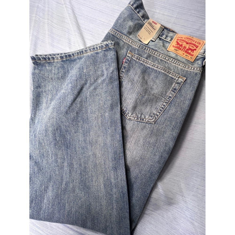 Levis 569 Loose Straight Jeans Mens 44x32 Light Wash Denim Blue 00569-0127
